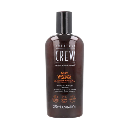 American Crew Daily Cleansing Shampoo til mænd i en klassisk 250 ml flaske.